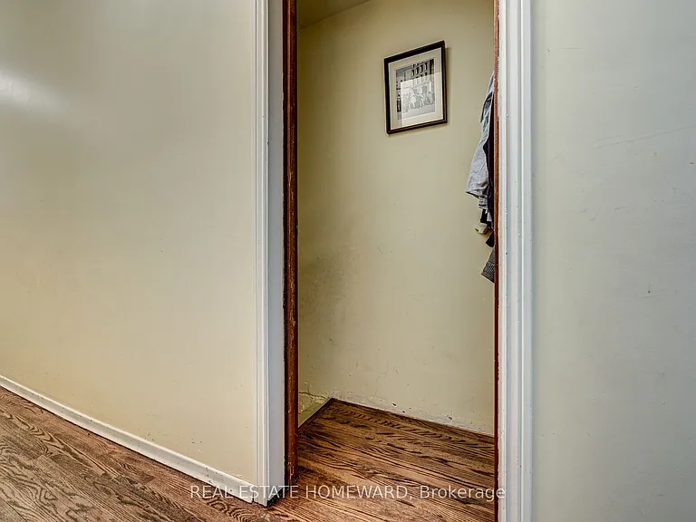66 Mackenzie Cres #MAIN FL — Photo 25