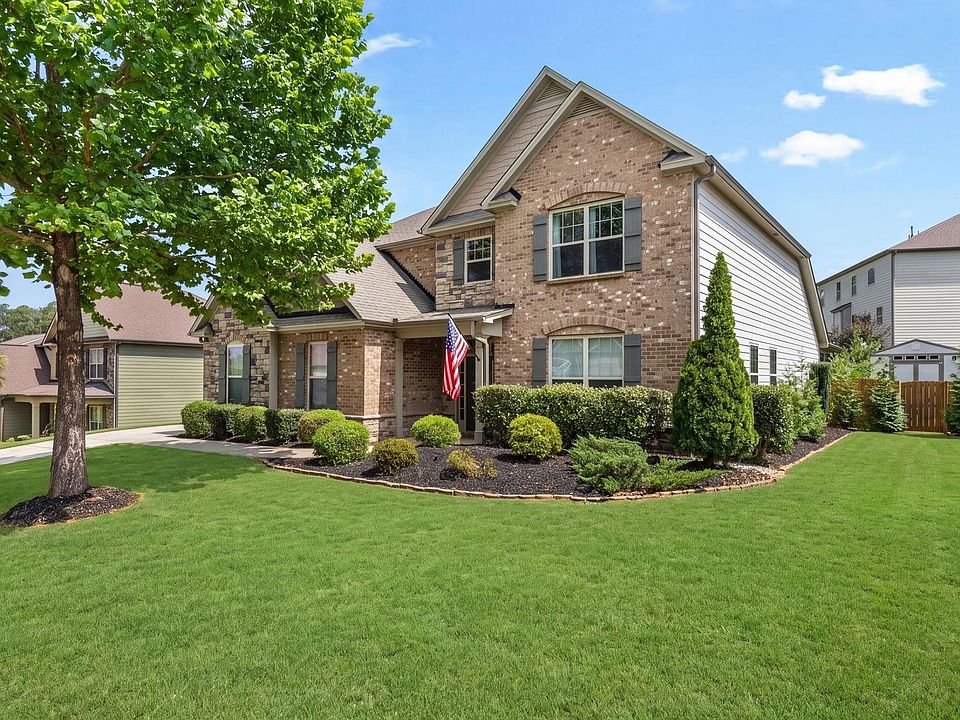 1st image of 120 Sapphire Pointe Dr