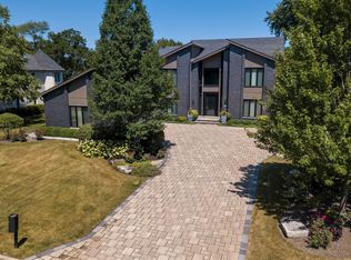 3728 Lawson Rd, Glenview, IL 60026