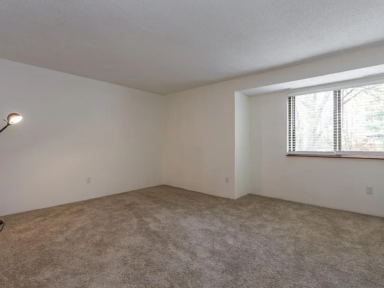 4 Brookside Dr #7 — Photo 13