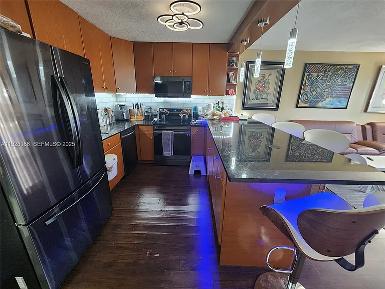2801 NE 183rd St #310W — Photo 2