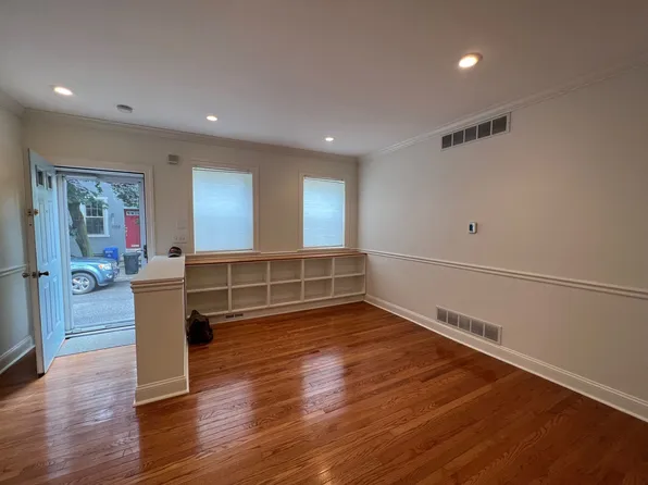 1007 S Chadwick St, Philadelphia, PA 19146