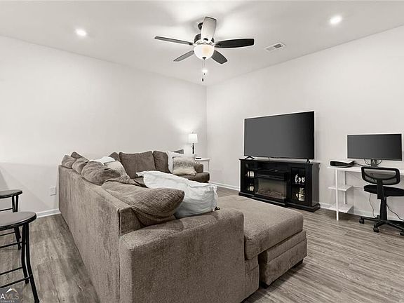 5th image of 254 Pinnacle Way