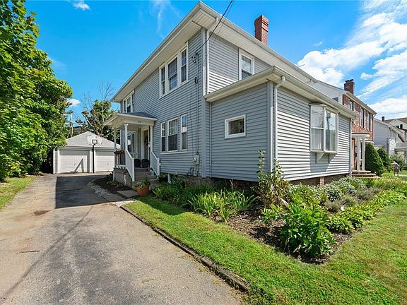 4th image of 50 Grosvenor Ave