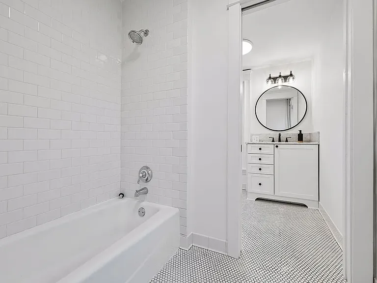 105 Milton St S #1B — Photo 16