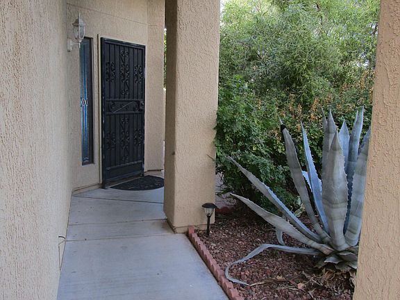 3rd image of 4705 W Globeberry St