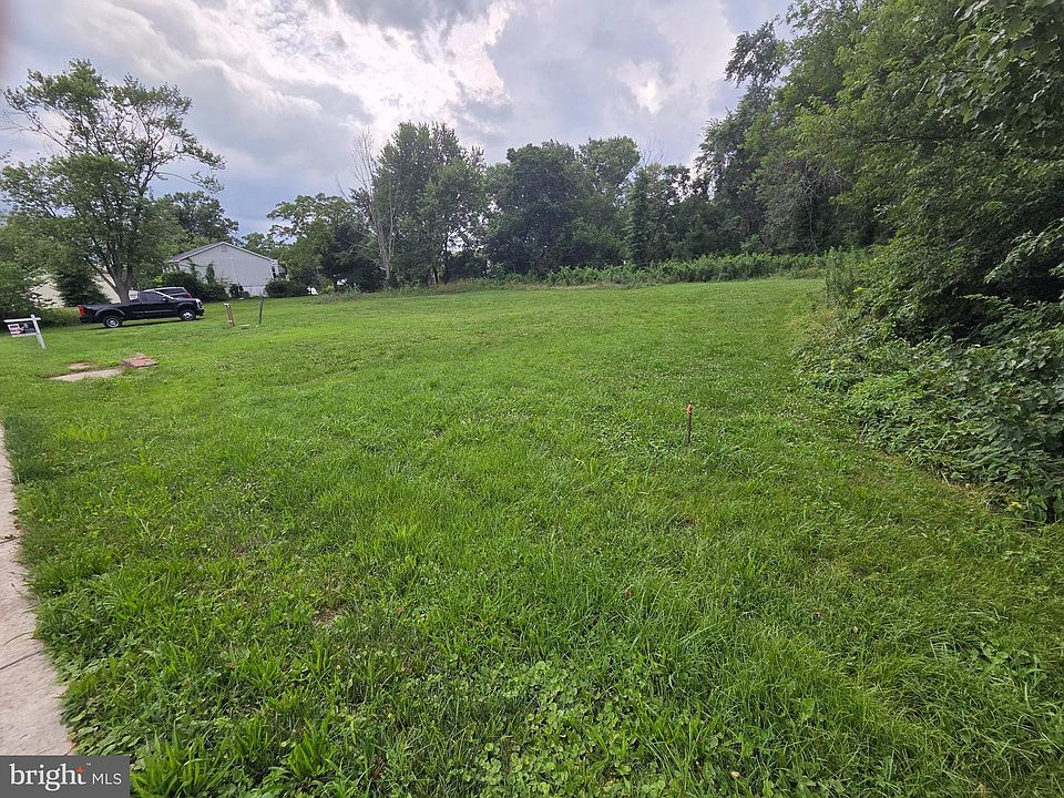 2nd image of 619 Bladen St