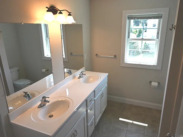 16 White Oaks Ter — Photo 12