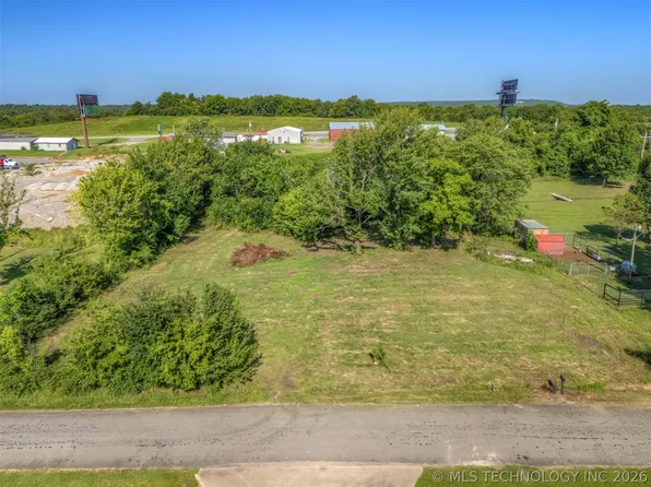 4021 S 30th St W, Muskogee, OK 74401