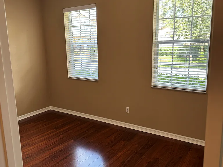 1932 Varick Way — Photo 22