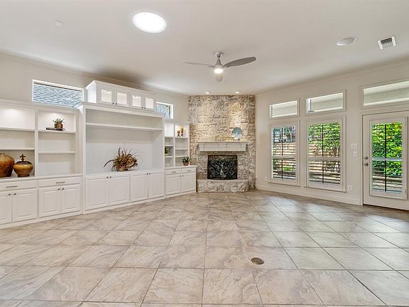 3rd image of 616 Pelican Hills Dr