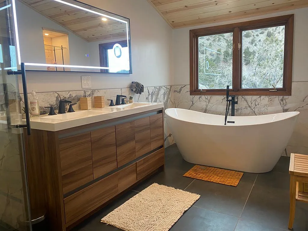 5 bed, 4003 sqft, $12,850 — Photo 4