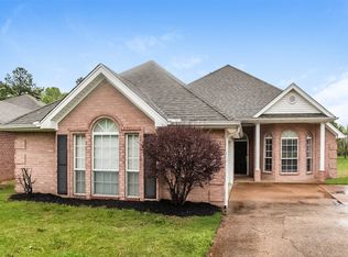3950 Spring Lakes Cir, Olive Branch, MS 38654