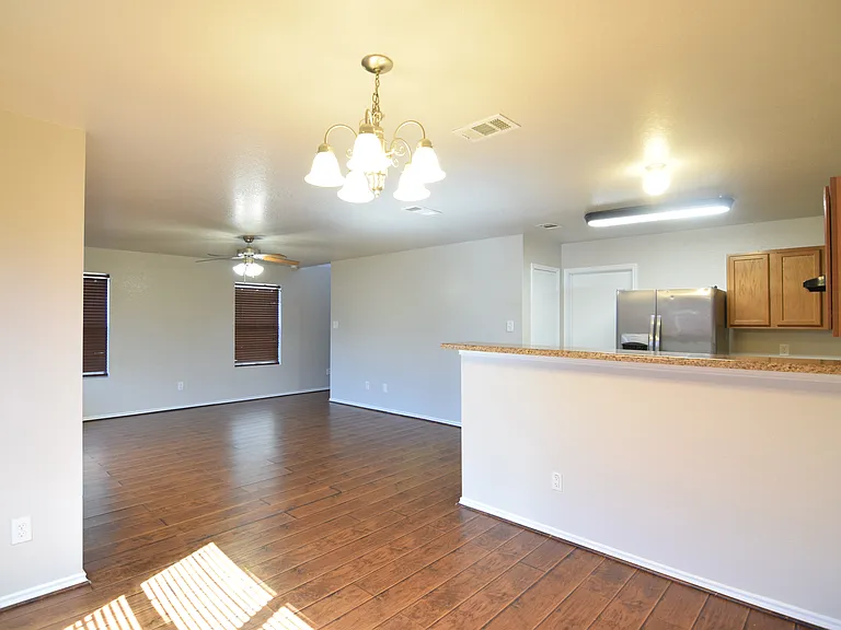3302 Regency Ct — Photo 7