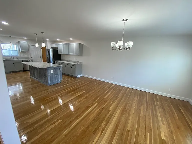 137 Main St — Photo 11