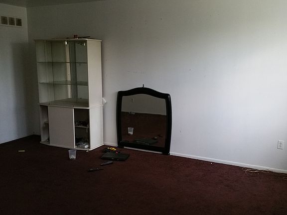 Dining area in Unit A