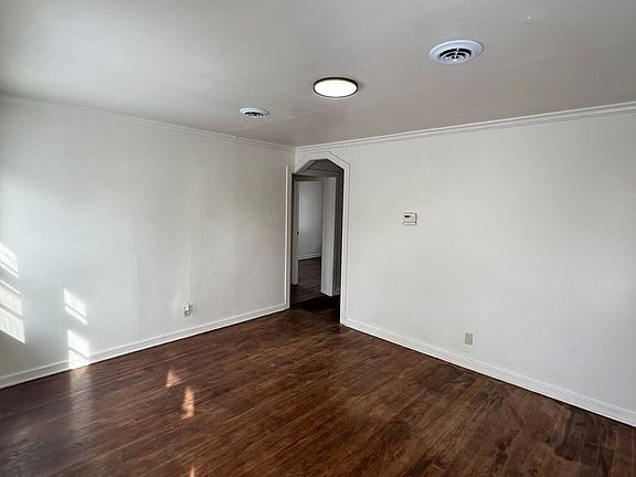 2nd image of 332 W 17th St #2