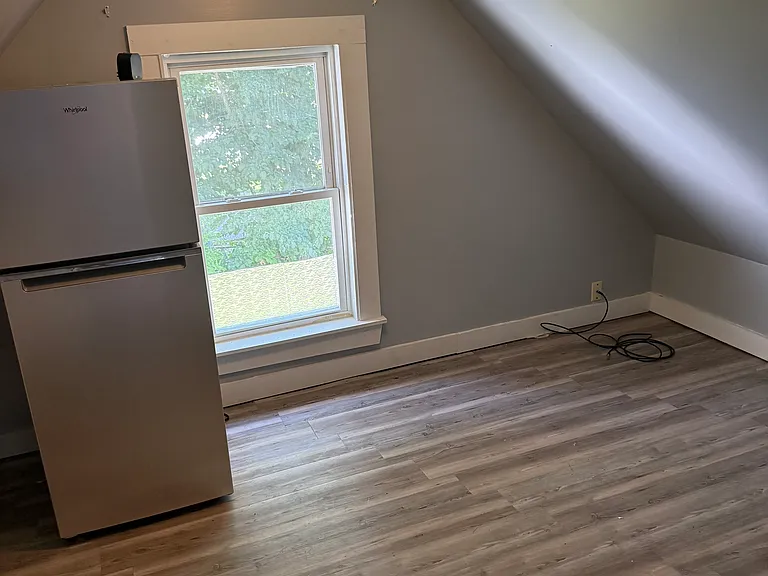 Kitchen eating area