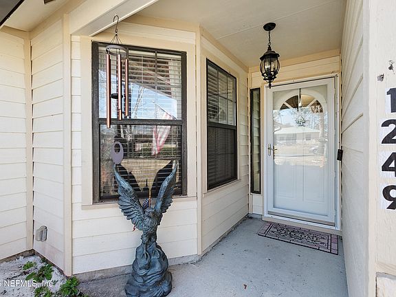 3rd image of 1249 BEE Street N