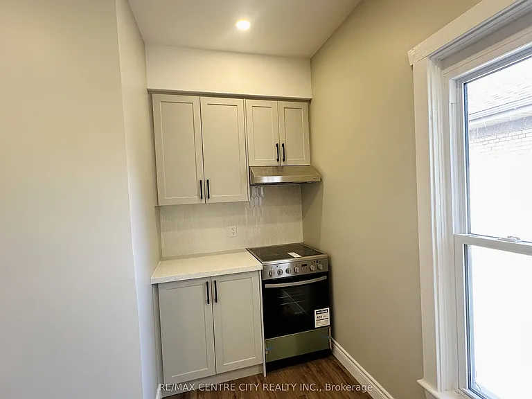81 Curtis St #3 — Photo 13
