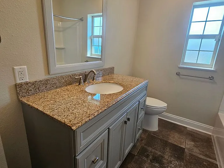 106 N Macarthur Ave — Photo 21