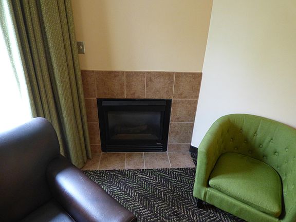 4th image of 225 Collier Dr #1505
