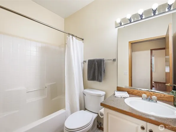 17827 80th Ave NE APT A101, Kenmore, WA 98028