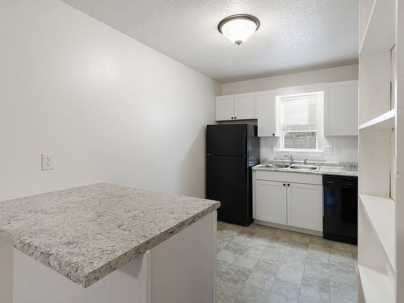 2nd image of 100 Bearwood Dr #100R