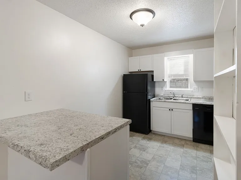 100 Bearwood Dr — Photo 2