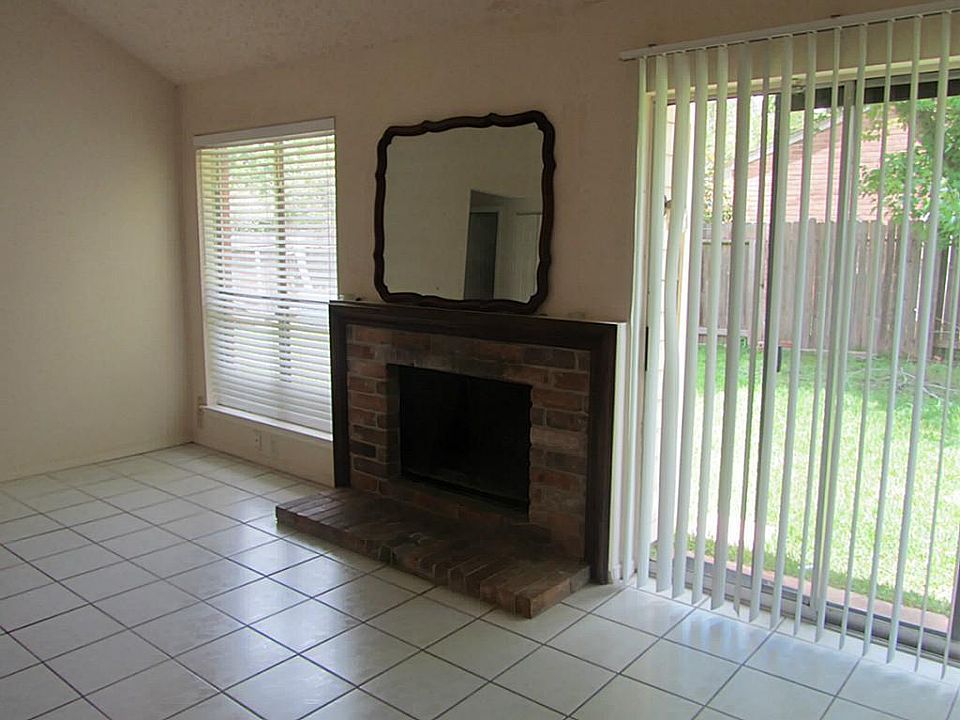1st image of 2927 Great Lakes Ave