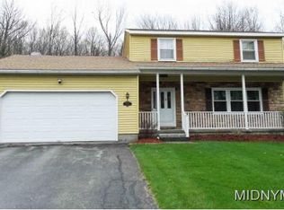 22 Meadowbrook Dr, New Hartford, NY 13413