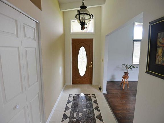 4th image of 715 Lawson Dr