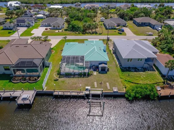 18662 Arapahoe Cir, Pt Charlotte, FL 33948