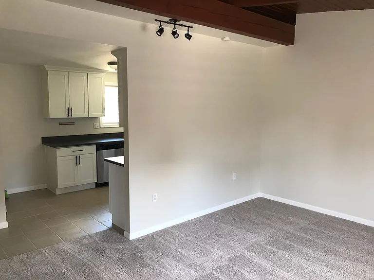 10317 Midvale Ave N #6 — Photo 1