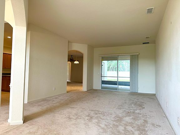 4th image of 2461 Hinsdale Dr