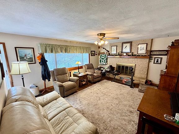 3rd image of 6 Lambert Pl