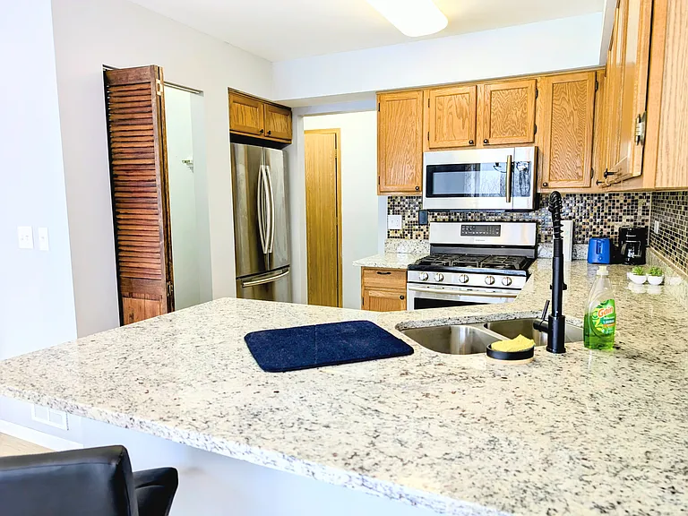 S Pembroke Dr — Photo 8
