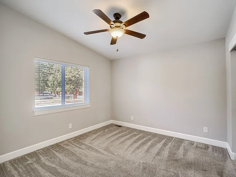 417 N West St — Photo 13