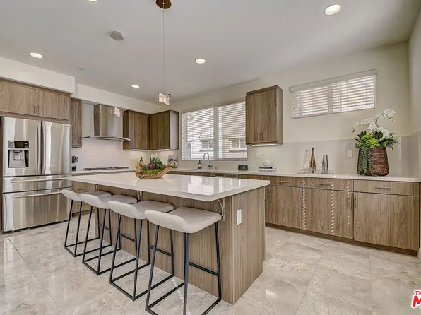 638 N Gramercy Pl, Los Angeles, CA 90004