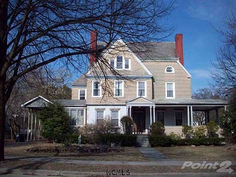 2nd image of 206 Ridge St