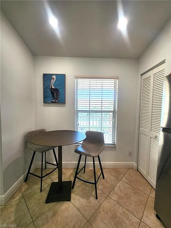 2 bed, 2.0 bath, 1191 sqft, $2,395 — Photo 2