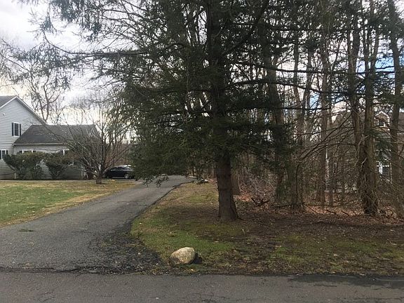 2nd image of 284 Glen Pl