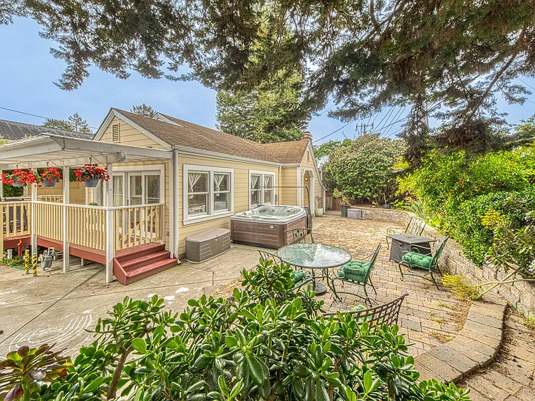 Soquel Dr — Photo 37