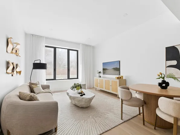 244 East 52nd Street image 1 of 13