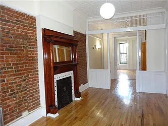 Rented by R New York