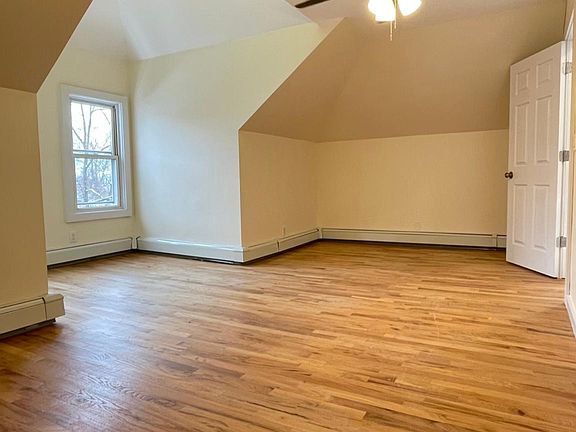 2nd image of 51 Battle Ave