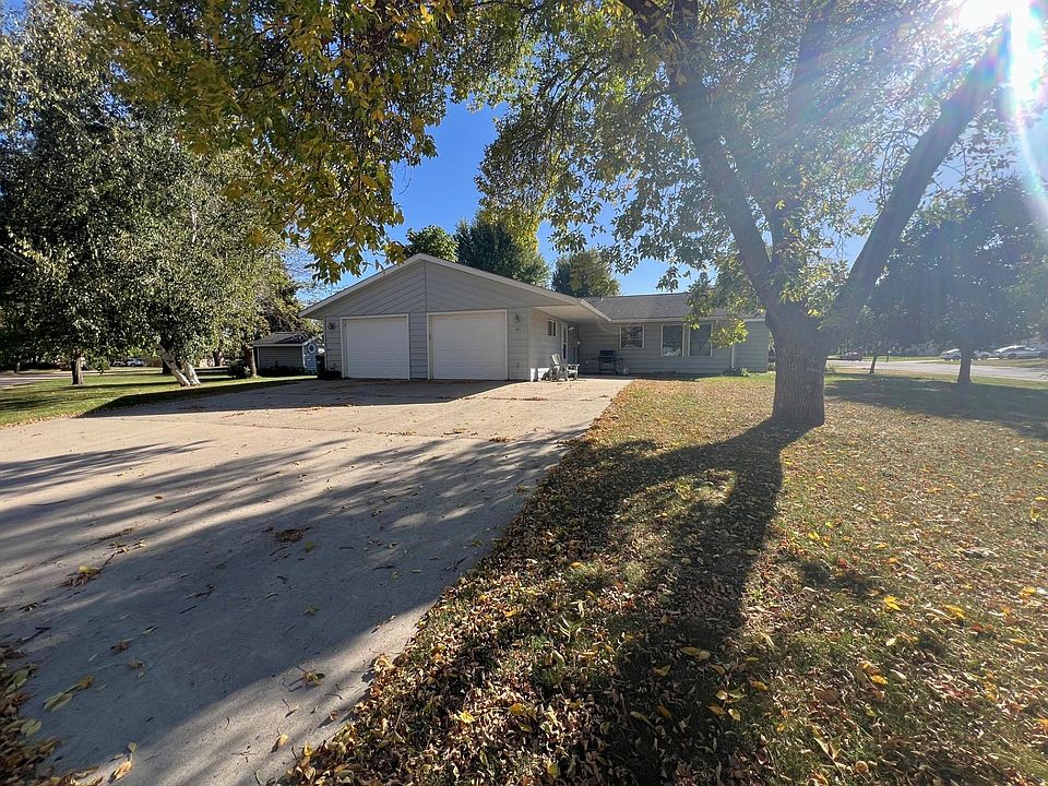 1st image of 161 Hillcrest Ave