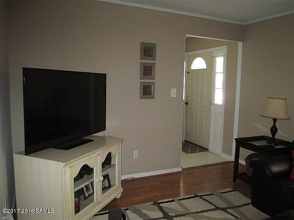 5th image of 10 Primrose Ave