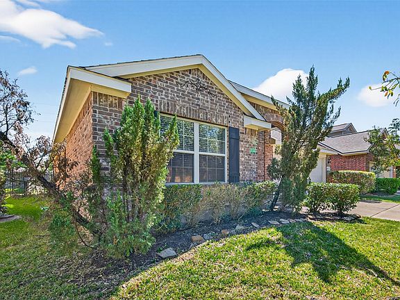 2nd image of 66 W Lasting Spring Cir
