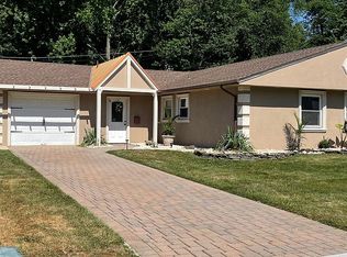 34 Courtland Ln, Aberdeen, NJ 07747